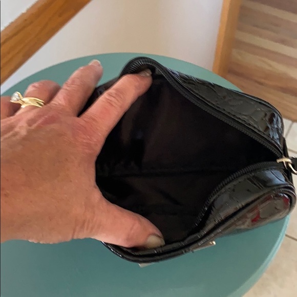 Anne Klein New York sunglasses case or makeup ๐! - Picture 4 of 4